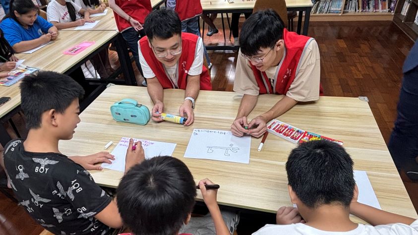 保誠志工引導思考感到快樂幸福的事情